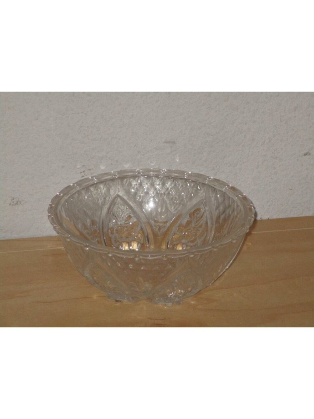 KIM Indonesia Clear Pressed Glass Hearts Fleur De Lis Roses Serving Bowl 5" Good